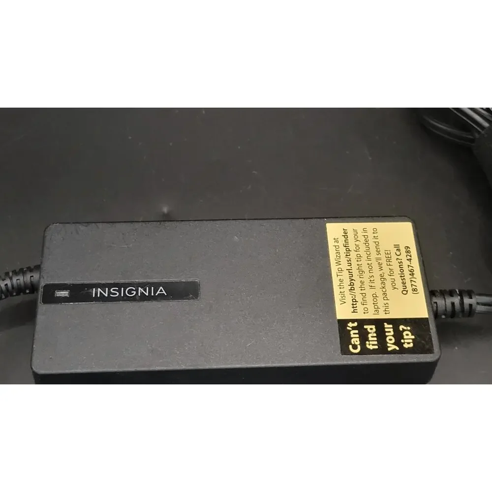 Insignia 90W Universal Laptop Charger NS-PWLC591 D AC Adapter No Tips Included
